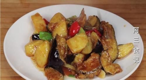红椒|茄子加土豆一起做,实在太好吃了,出锅比肉还香,天天吃都不腻