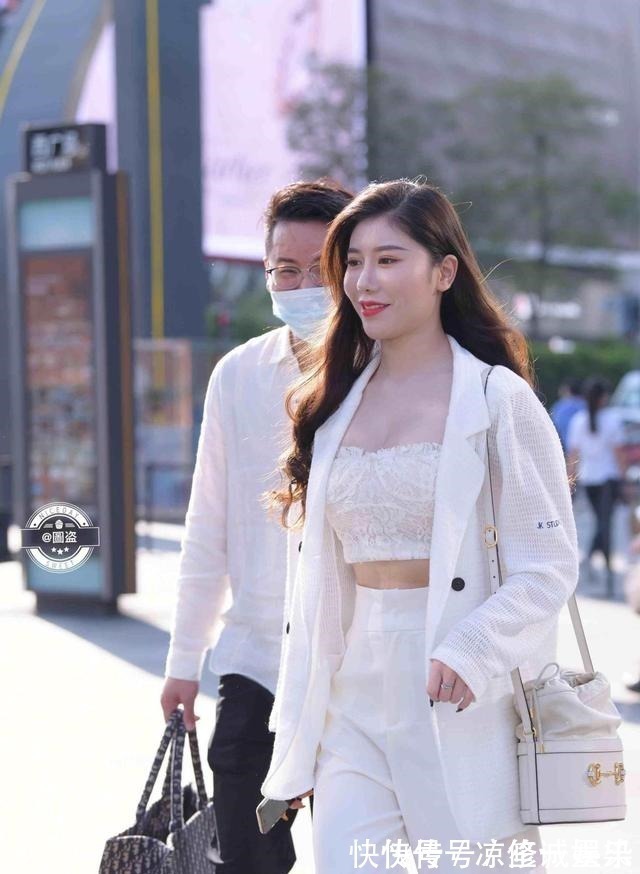 身材 光彩夺目的打底裤显瘦好搭配,显得身材妩媚动人,清爽舒适!