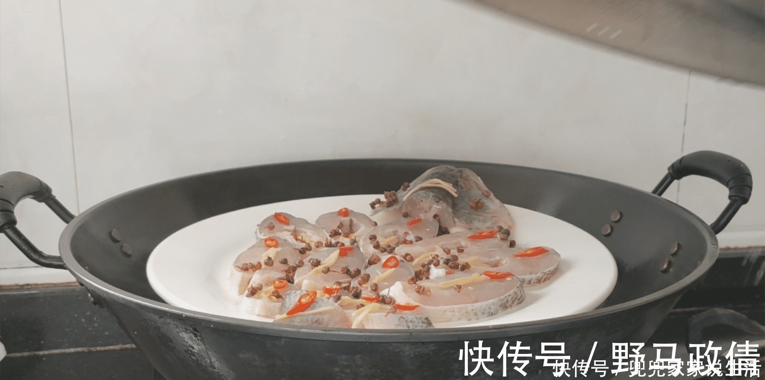 好吃|鱼吃了几十年，这一个做法百吃不腻，简单易做没腥味，嫩滑又好吃