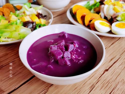 早餐满满一盘，粗粮蔬菜沙拉简单好做没油烟，吃得开心又满足