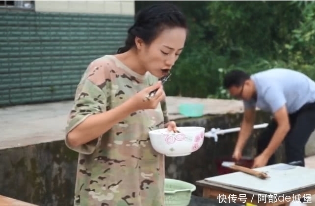 美味|这种田里面随处可见的野菜,原来凉拌下就十分美味了,有吃过吗?