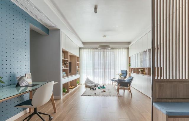 收纳|舍弃“客厅”,不买沙发,进门加隔断,这么装实用极了,晒晒全屋