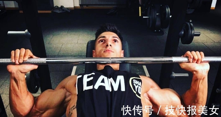重量|做卧推时,找不到胸肌发力感觉?你可能是犯了这2个错误