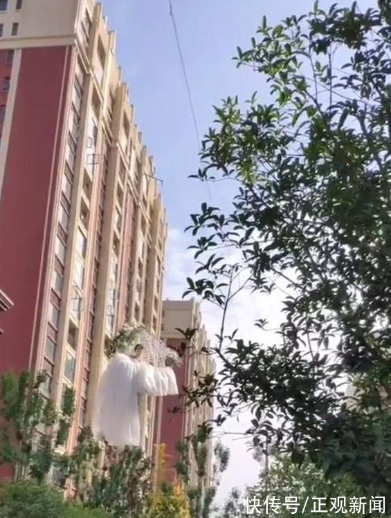 威亚 河南一婚礼新娘吊威亚从天而降，网友直呼很惊艳