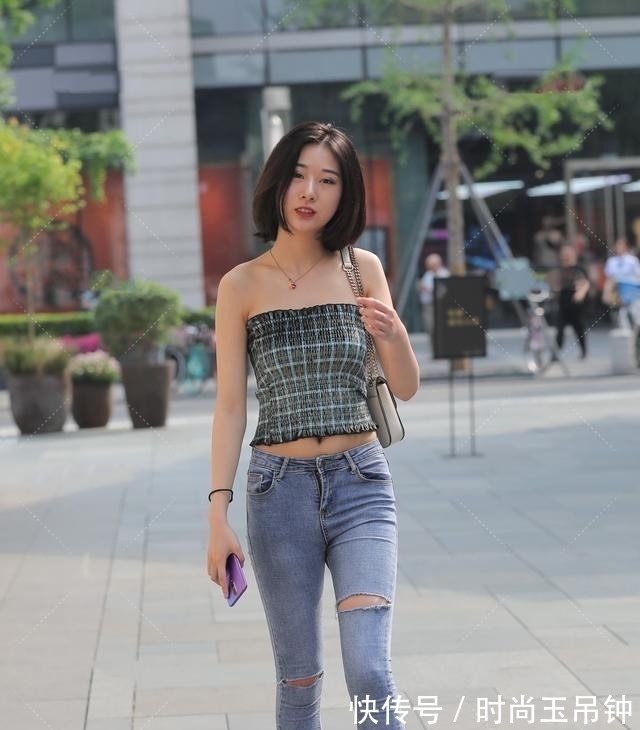 搭配 细肩长带的打底裤,质感非常好,美若天仙