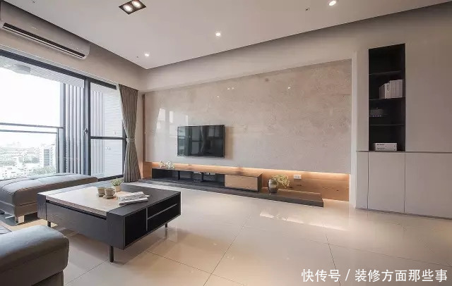 玄关|126平美式+轻奢装修三居室,玄关柜子墙体现出超强收纳力