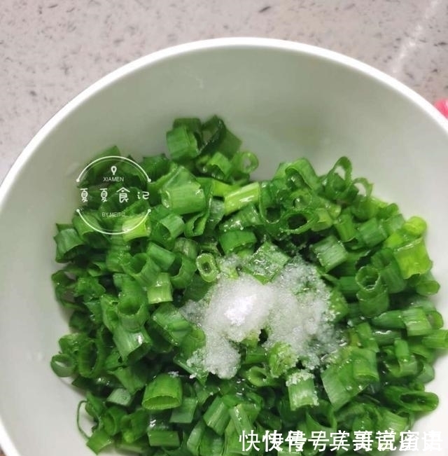 饺子皮这做法火了,百吃不厌,3天不做就馋得慌,我家一周吃5次