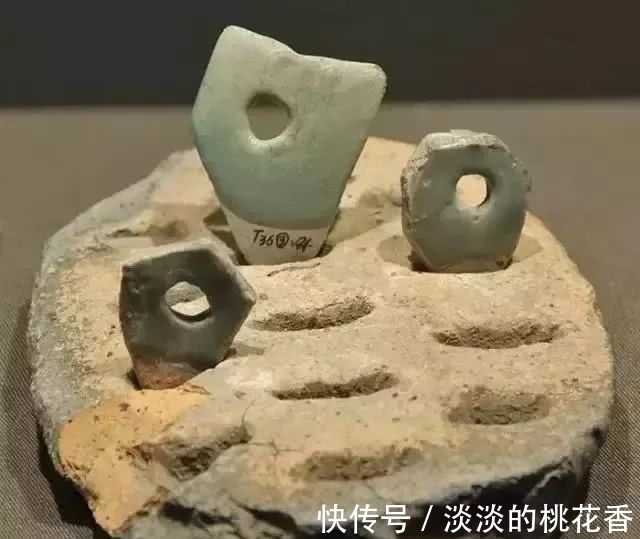 汝窑#“纵有家财万贯,不如汝瓷一片”,汝瓷究竟有何价值?