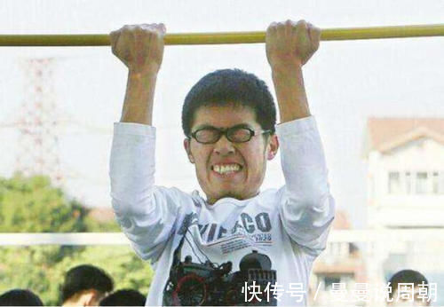 引体向上|正手做十个引体向上的人是什么水平健身达人请收下我的膝盖