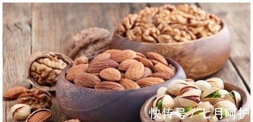 脚部|中年人身体出现这4个症状,说你的糖尿病病情恶化了!小心并发症