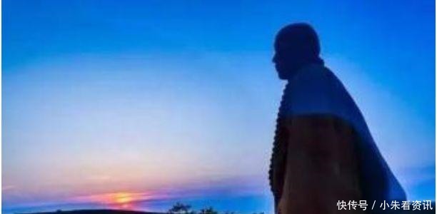 和尚天天逛街吃瓜,最后却修成正果,一首偈颂道明原因