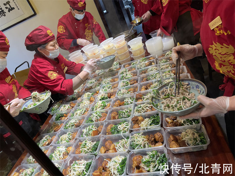 奶茶|让防疫志愿者吃饱喝好！苏式面馆、网红奶茶店、老牌点心店都来爱心“投喂”