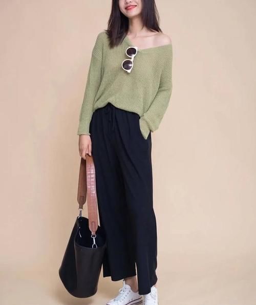 穿什么样的裤子会显得年轻些？