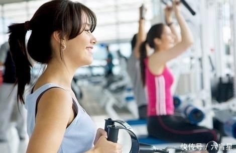女性朋友|女生如何对抗地心引力,锻炼出好看的胸部肌肉?