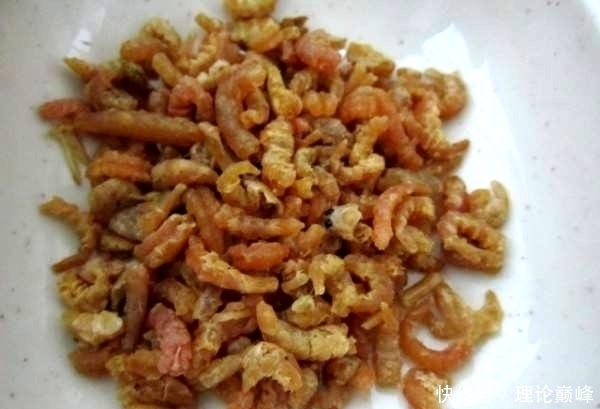 农药残留|凉拌芹菜时,有一个很重要的窍门,掌握后芹菜更脆更嫩更好吃