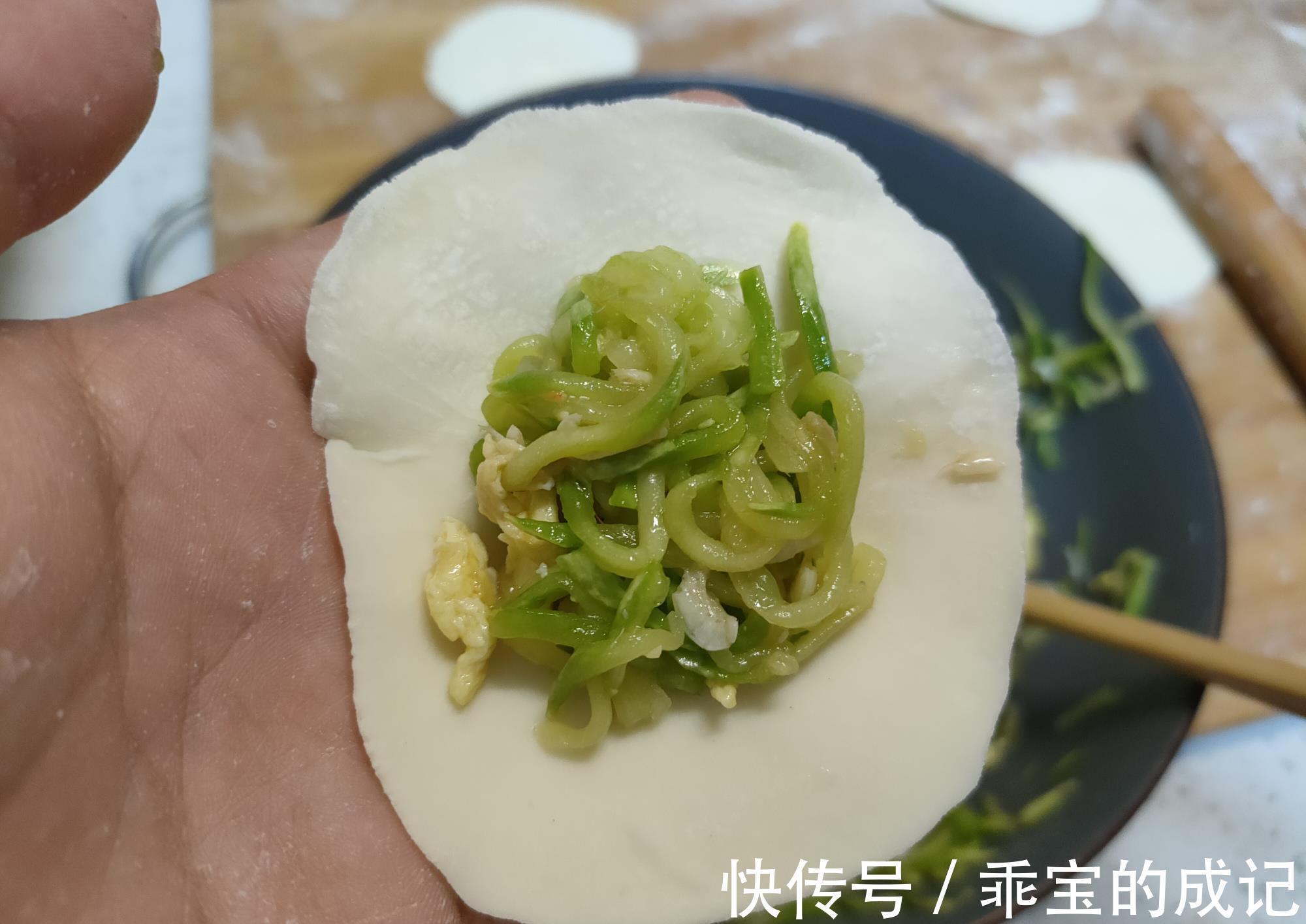 西葫芦|夏天必吃的西葫芦馅饺子，食材简单做法容易，清爽解腻真好吃
