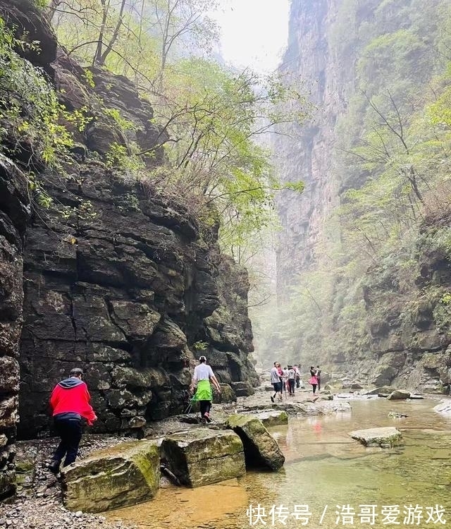 天河瀑布|郑州驴友团徒步南太行抱犊村，穿越太行天瀑群