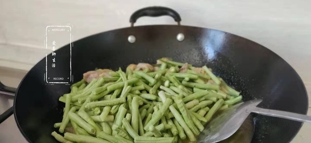 小公鸡|立秋后,这菜再不吃就下市了,2块一斤营养全,孩子常吃对脾胃好!