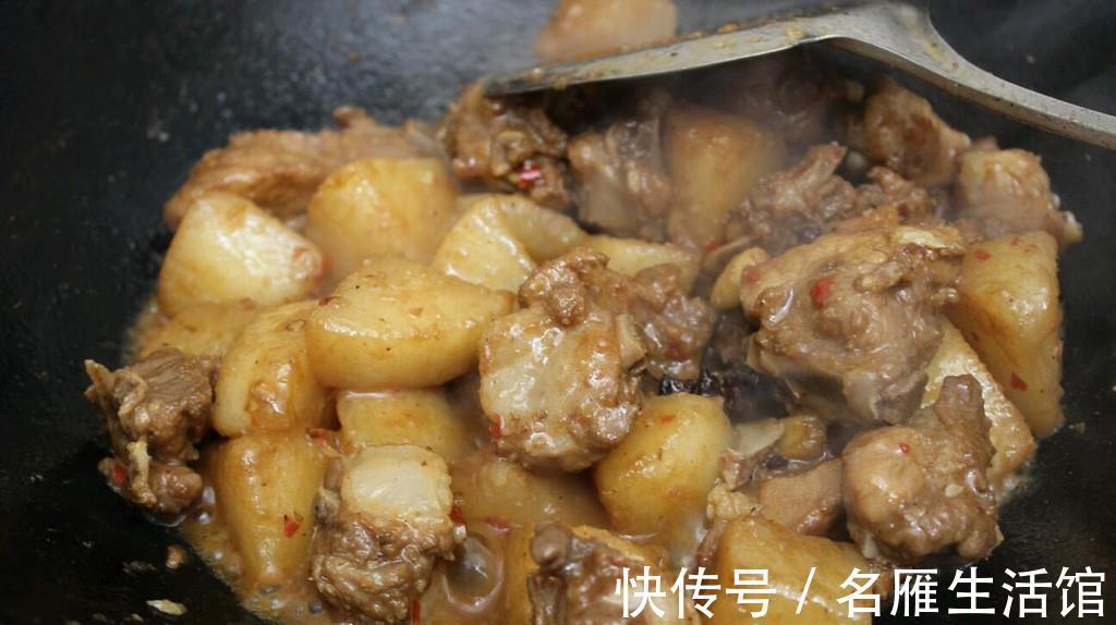 电饭锅|想把红烧排骨做得好，必须用此配方，掌握这4大窍门，保证能成功