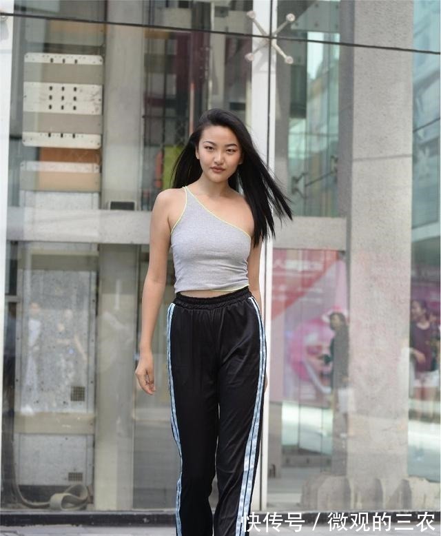 颜色 打底裤尽显甜美风格,充满女性魅力风情,突出高雅风格!