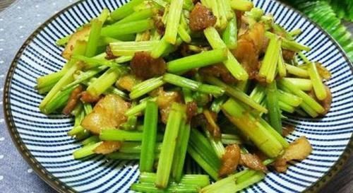 人到中年想长寿,坚持食用三种美食,疏通血管降压减脂,好处多多