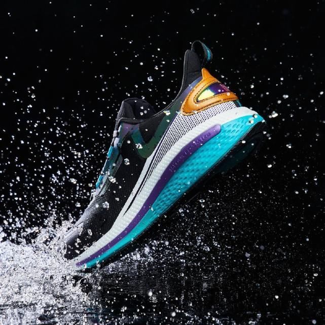 qu|五双国产“性价比王者”跑鞋推荐 !现在200块钱就能入手!