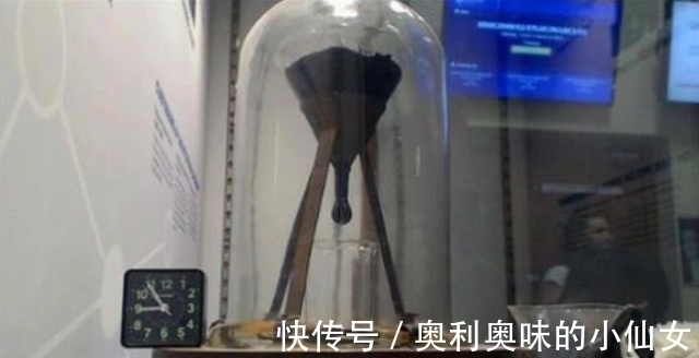 |“搞笑诺贝尔”奖:沥青滴漏实验,熬死两位教授,下滴将在2027年