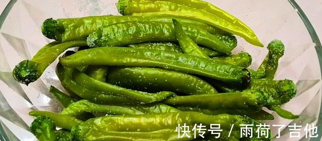 辣椒蒂|入秋啦,遇见此菜别手软,一次性买10斤,一煮一晒,又香又下饭!