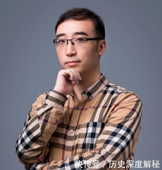 郭威的物理比李永乐更专业，为什么大多数人却支持李永乐呢？