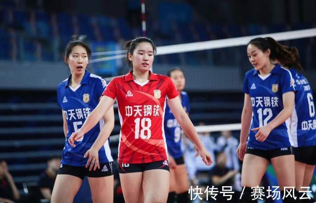倪非凡|江苏女排安全抵达南京!龚翔宇没有随队回家,刁琳宇倪非凡颜值高