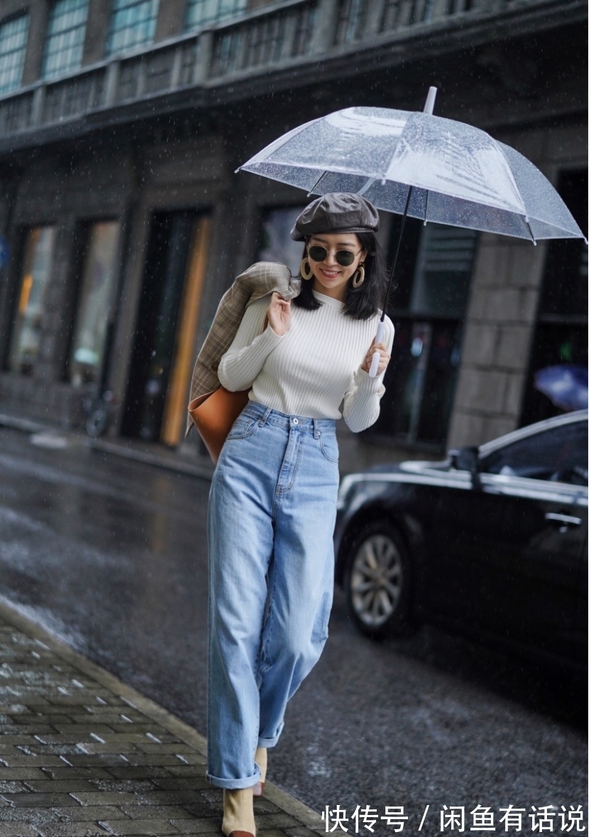 女人|女人40岁以后少穿卫衣，初秋学三木穿针织衫，时髦优雅还显气质