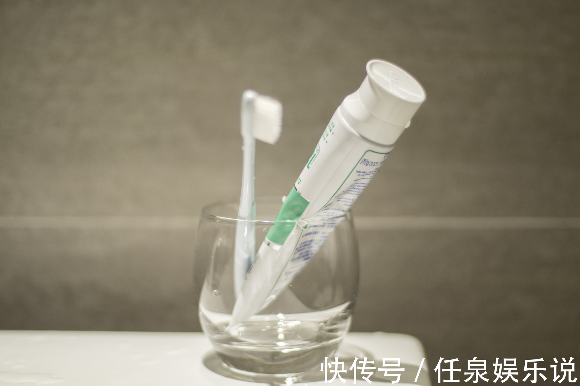 牙刷|给宝宝刷牙,妈妈使用牙膏了吗儿童牙膏这么选就对了