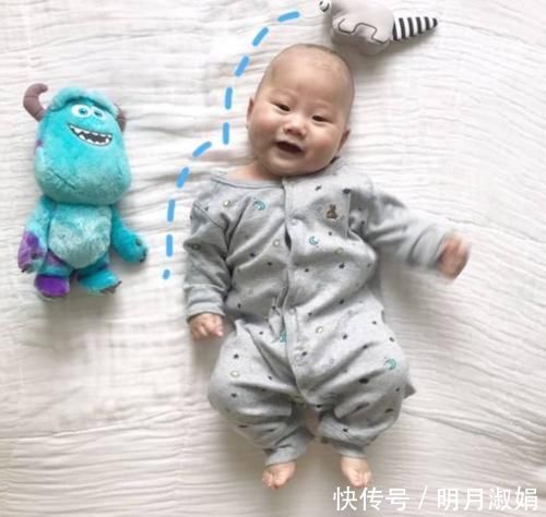 “一哭、二笑、三认母”,3个月宝宝的发育规律,有趣又可爱