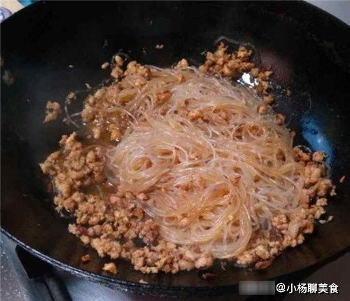经典|人称“下饭小助手”，5块钱做一盘，劲道软滑，是川菜中的经典