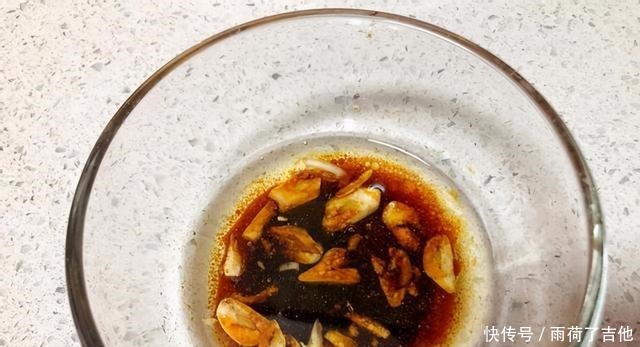 失眠最怕这菜,隔三差五吃一次,镇静安神,一觉睡到大天亮