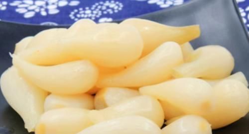 食物|人到中年想长寿，不妨多吃3种食物，延缓衰老，好吃又不贵！