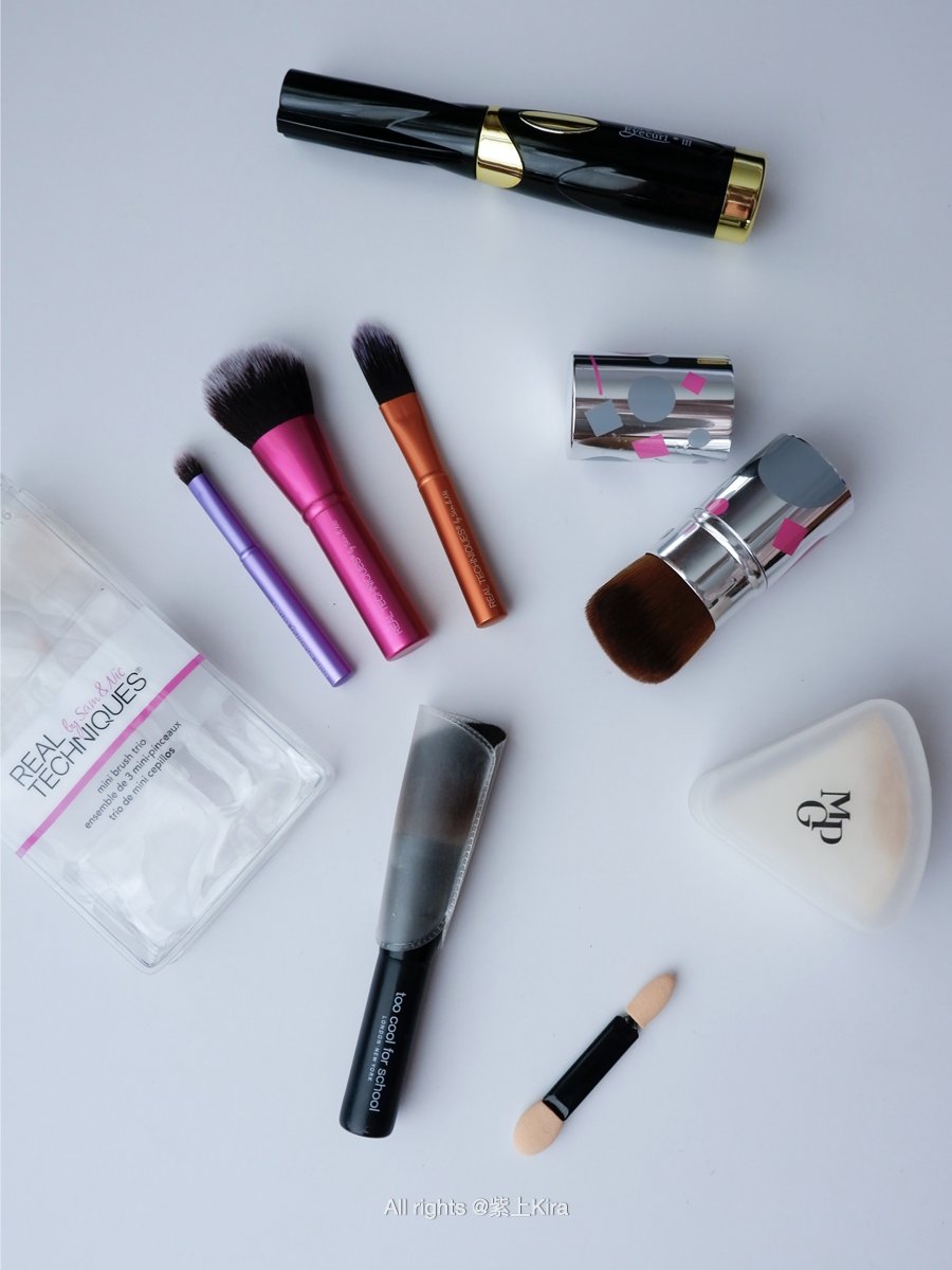 翻翻你的梳妆台，用彩妆小样打造日常妆容，别忽略了化妆工具