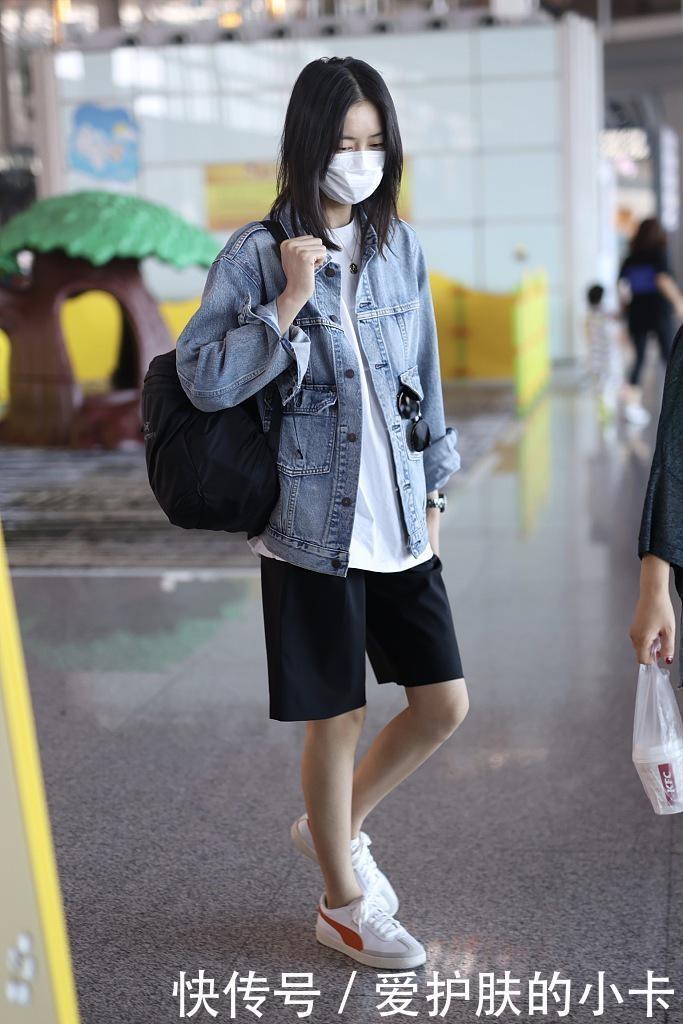 刘雯|刘雯中性风穿搭太赞,牛仔服配大短裤简约时尚,清爽干净真帅气