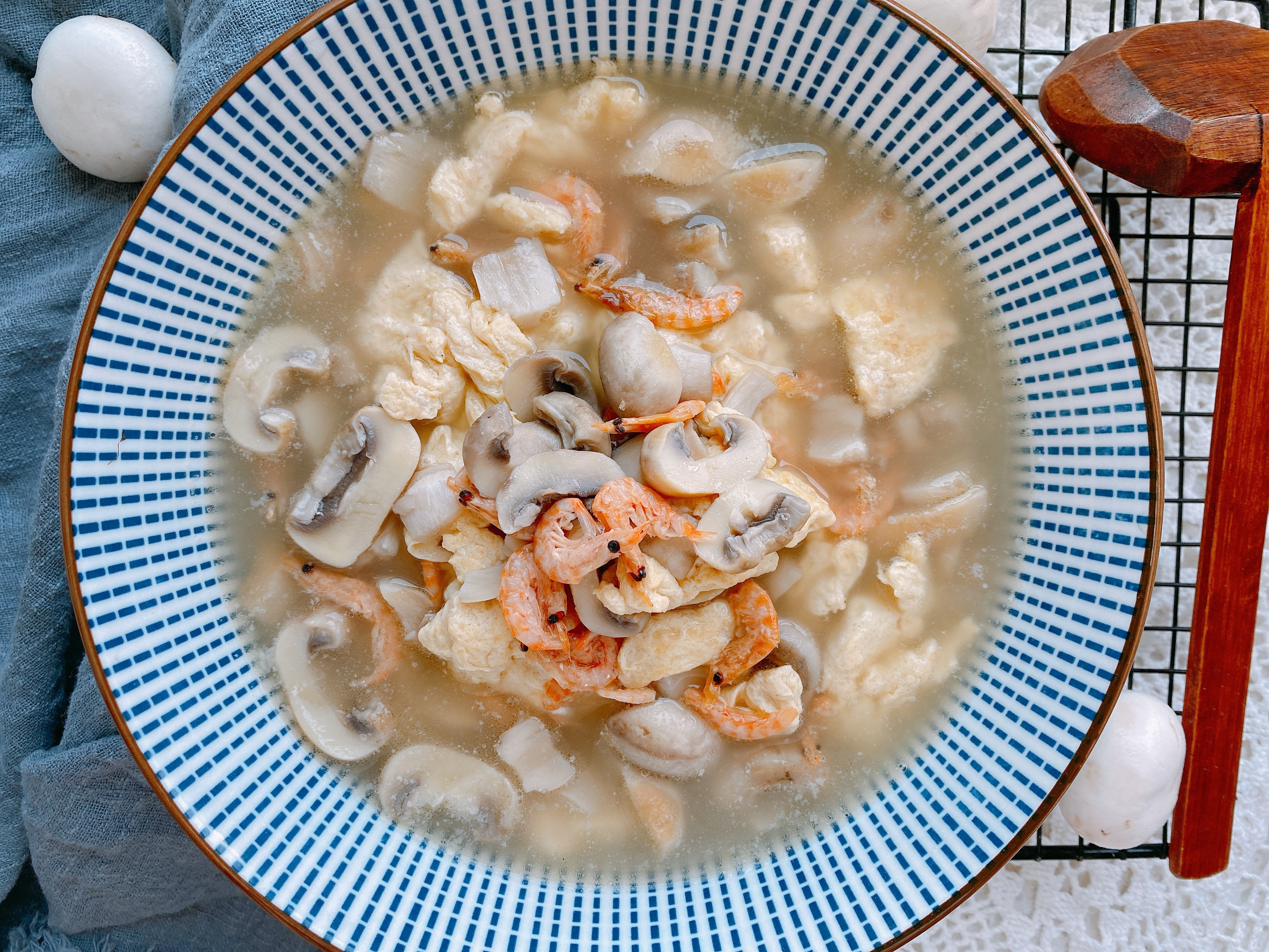 鲜掉眉毛的口蘑汤,节后刮油试试它,低脂低热量,简单易学营养好!