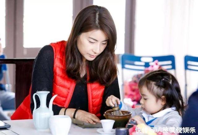 郭晶晶|郭晶晶儿子幼儿园“缴费单”走红,看清上面的数字,家长沉默了