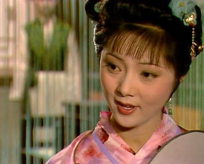 宝玉|红楼梦:薛宝钗的一个丫环,为了自己的婚姻,三次“算计”了宝钗