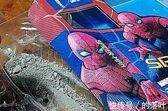 死侍|廉价版漫威手办,蜘蛛侠化为废墟,钢铁侠怀上双胞胎