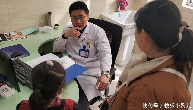 四岁女儿被鱼刺卡喉,家长用机智救了娃,医生:优秀的父母