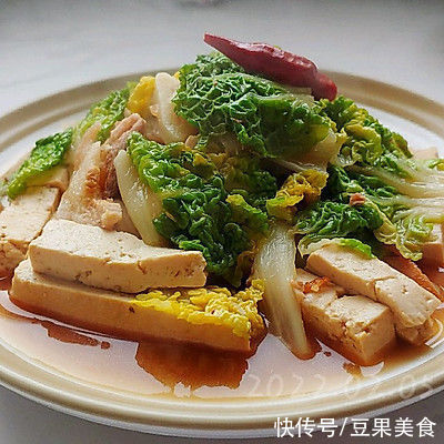 黄心乌|在家不知道吃什么，吃卤肉菘菜烧豆腐就对了