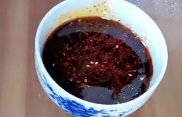 搅拌|天热别忘做这个吃，不用熬，放碗中一蒸，浇上料一人一碗，真爽口