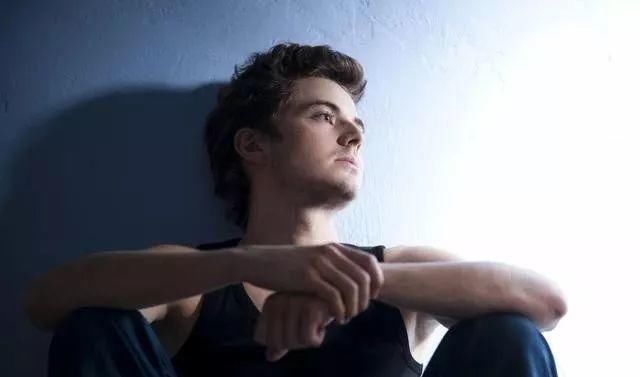 阳气足人长寿，男人尽量少碰3件耗阳事，慢慢把阳气“养起来”