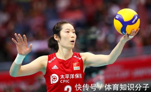 张长宁|泪目！女排大将6小时手术报平安，右肩打8颗钢钉，胳膊肿得像大腿