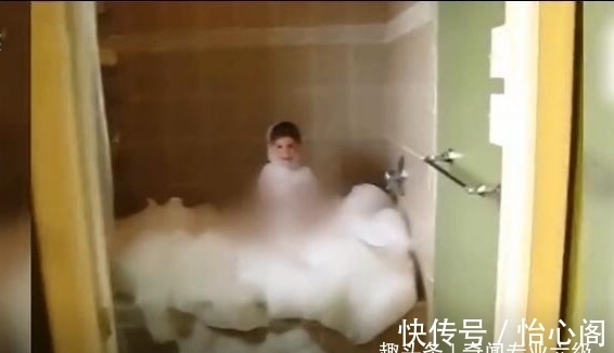 孩子|女儿在浴室洗澡50分钟没出来,妈妈进去查看,直接情绪失控