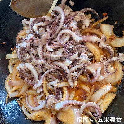 鱿鱼|我这样做双椒炒鱿鱼,家人都爱吃