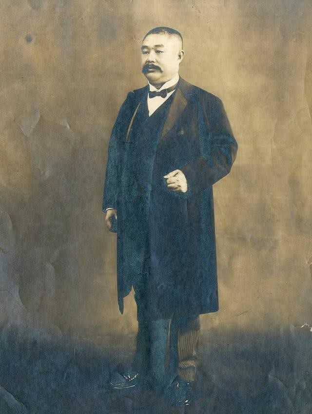 中国|姨太太床底下发抖的黎元洪，三度问鼎中国，晚年劝儿女：毋问政治